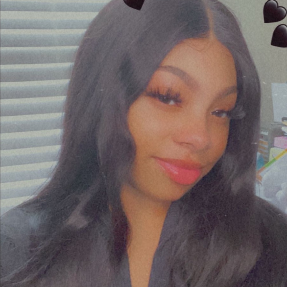 Meet your Posher, Lexi